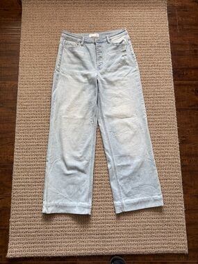 VERVET  Light Wash Straight Leg Jeans.. Size 31